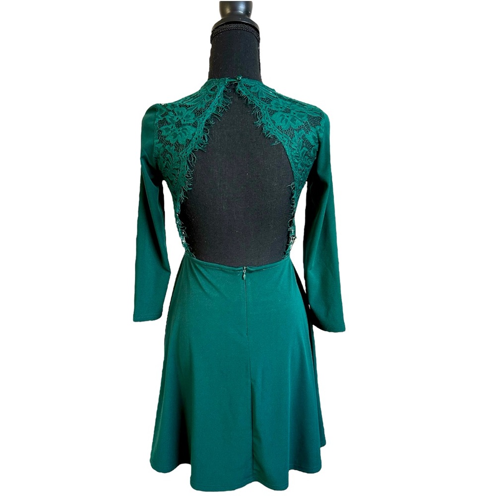 5/25$ ✨ Green Lace Open Back Skater Dress